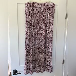 Loft Outlet maxi skirt in maroon & white pattern sz L soft rayon spandex fabric